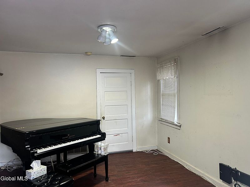 4th image of 108 Gullott Drive