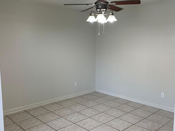 dining/bonus room