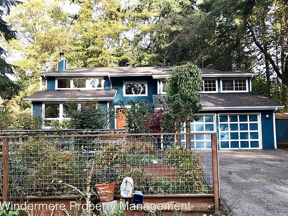 2nd image of 9612 NE Timberlane Pl