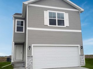 9318 Reynolds St, Omaha, NE 68122