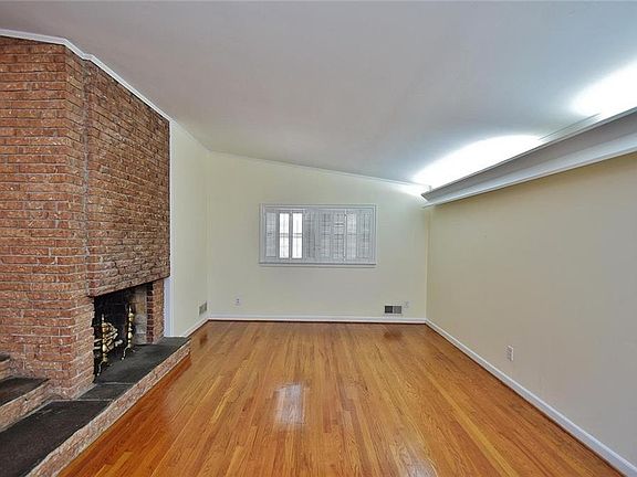 4th image of 610 Holly Dr