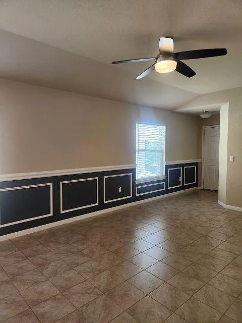4 bed, 2.0 bath, 1488 sqft, $1,800 — Photo 4