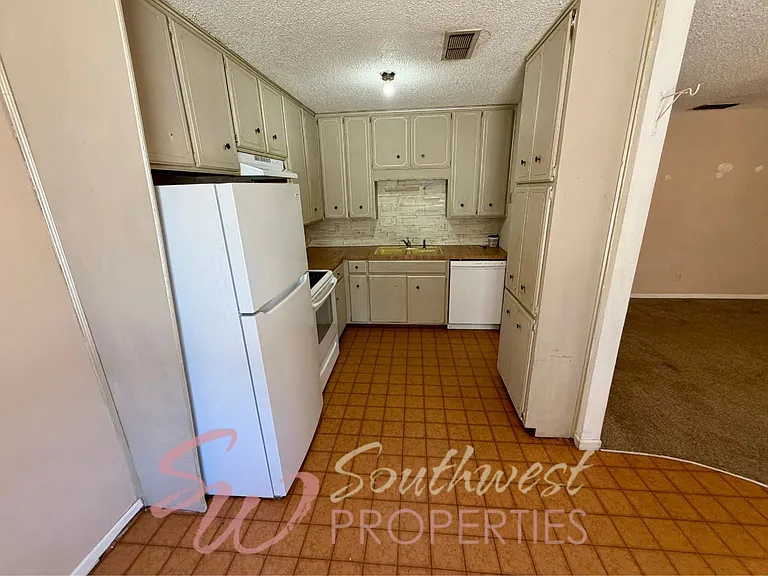 1363 W McNeill St #D — Photo 7