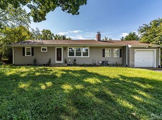 7 Hoffman Rd, Monroe Township, NJ 08831
