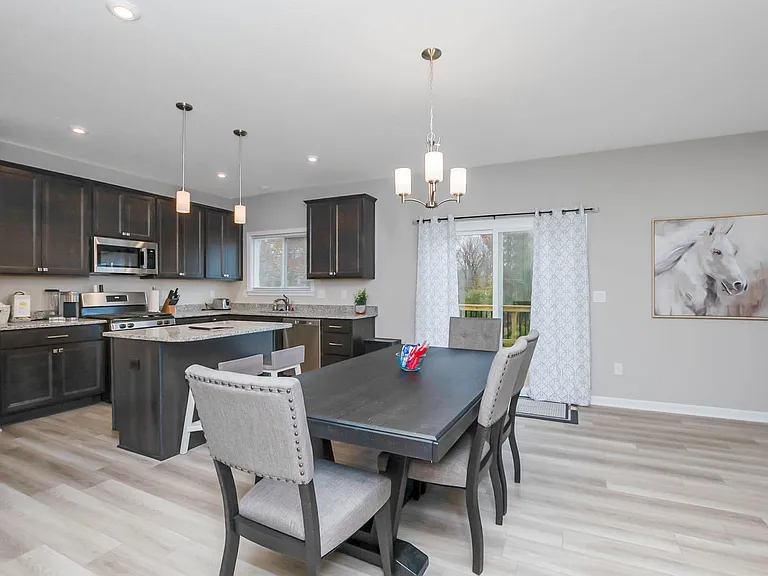 5762 Azra Ct — Photo 9