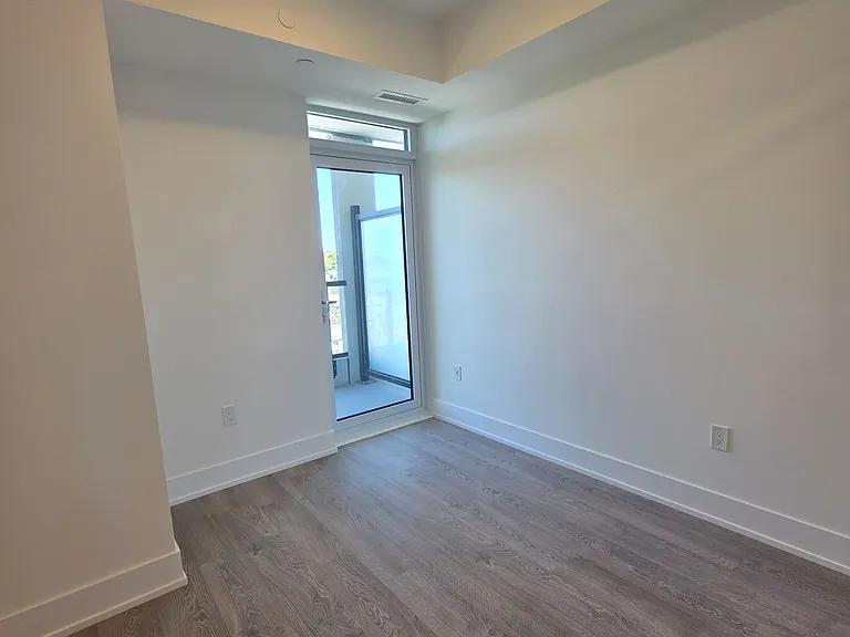 858 Dupont St #805 — Photo 12