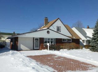 84 Stonecutter Rd, Levittown, NY 11756