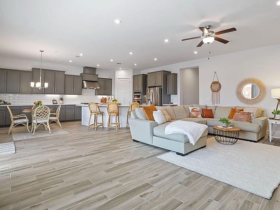 5th image of 5821 Tuckeroo Way