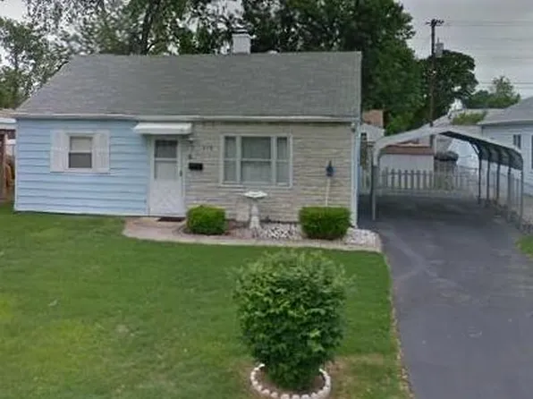 212 S 14th St, Wood River, IL 62095