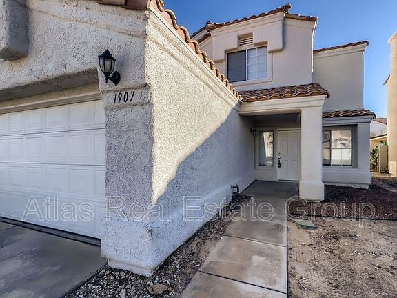 2nd image of 1907 La Villa Dr