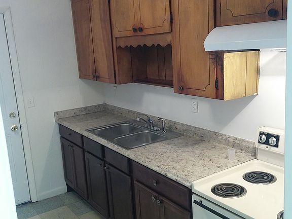 2nd image of 1251 Lake Dr