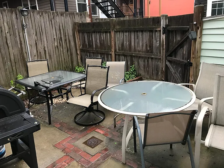 321 Athens St — Photo 15