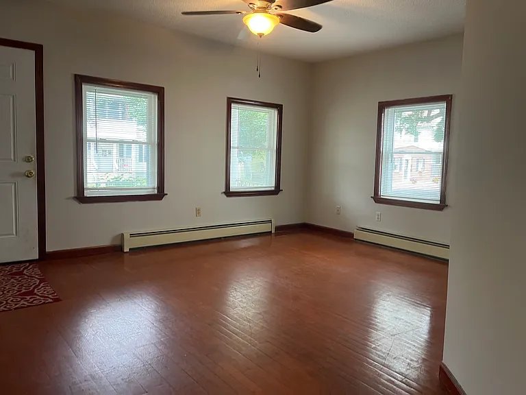 77 Meadow St #2 — Photo 4