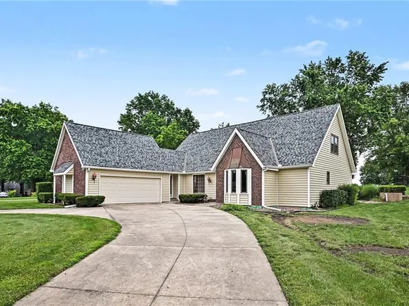 9711 Betsy Ross Ln, Liberty, MO 64068