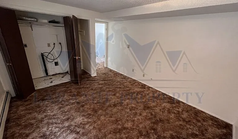 710 Downey St #19 — Photo 5