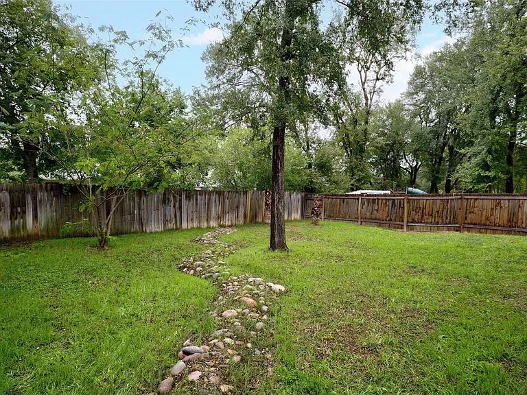 1617 Alazan Cv — Photo 32
