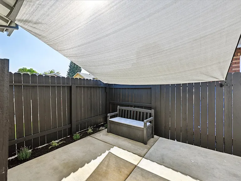 205 Grove St — Photo 39