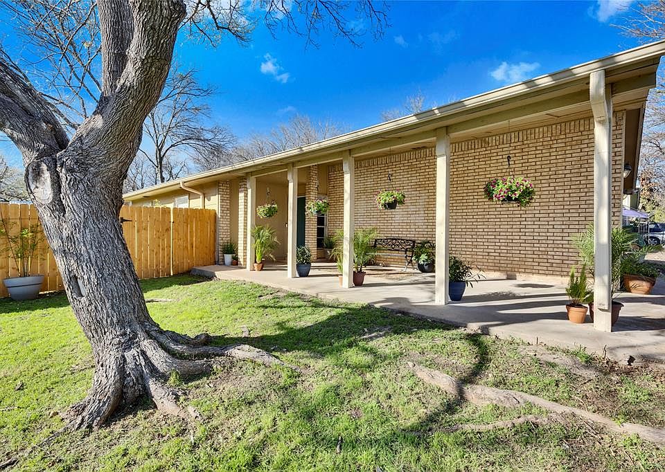 6710 Stonleigh Pl, Austin, TX 78744 MLS 9348210 Zillow