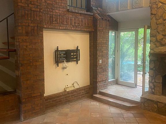 4th image of 12248 Treeview Ln