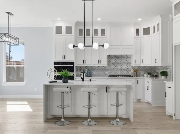 707 Ross Trl, Arlington, TX 76012