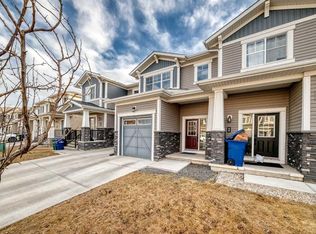 82 N Hillcrest Sq SW, Airdrie, AB T4B4H9