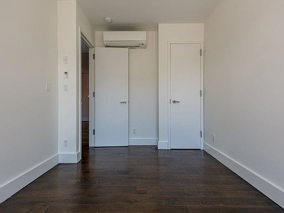 2nd image of 49 Montrose Ave #2BEXX