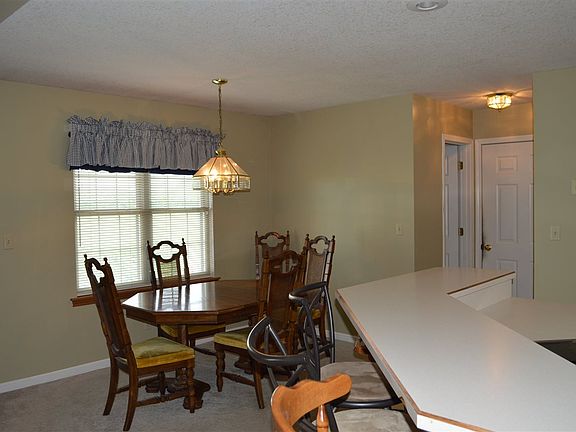 4th image of 606 Grouseland Dr