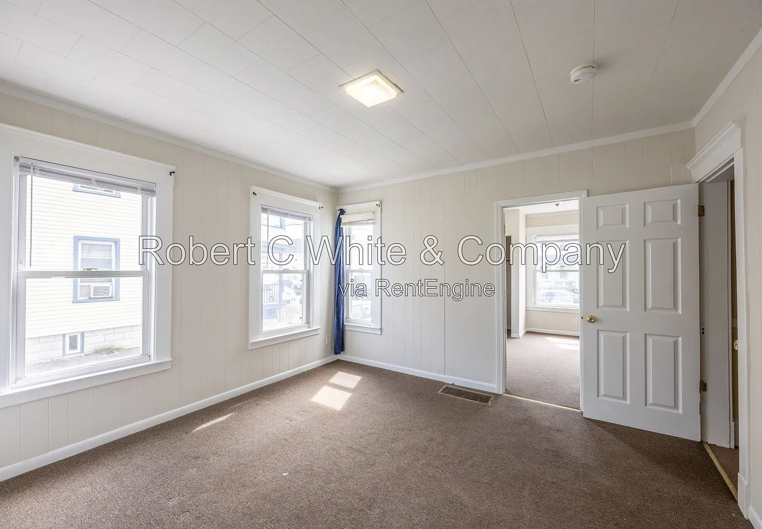 3 bed, 1.0 bath, 1065 sqft, $2,140 — Photo 4