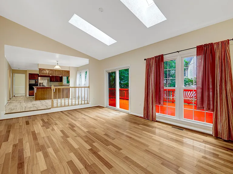 814 Autumn Breeze Ct — Photo 10