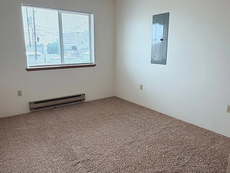 511 Yakima St — Photo 12