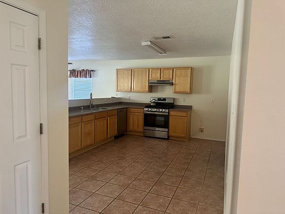 4th image of 10555 Vista Bella Pl NW