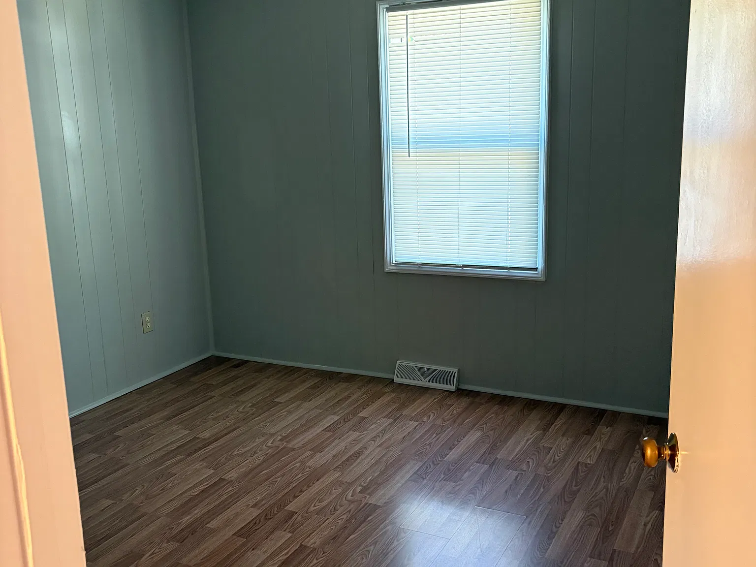 2 bed, 900 sqft, $950 — Photo 4