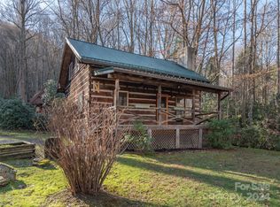 456 Springlake Rd, Maggie Valley, NC 28751