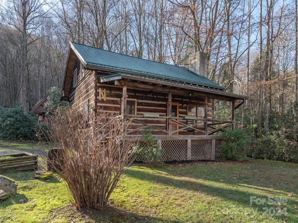 456 Springlake Rd, Maggie Valley, NC 28751