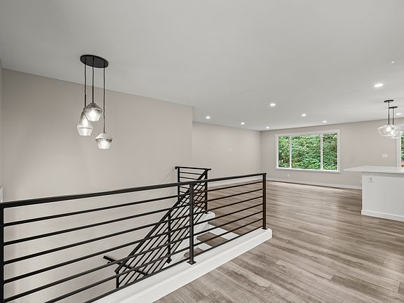 4th image of 7428 2nd Dr SE