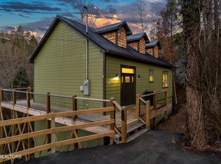 1719 Walker Trl, Sevierville, TN 37876