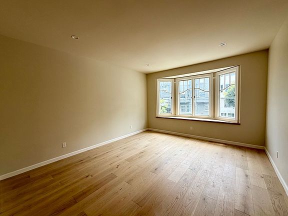 4th image of 1940 Washington St #101
