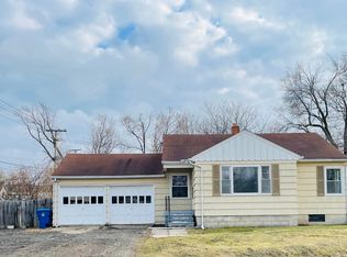 2885 Winton Rd, Waterford, MI 48328