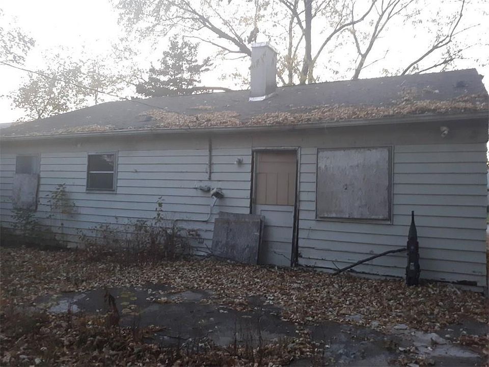 2nd image of 2931 N Sangster Ave