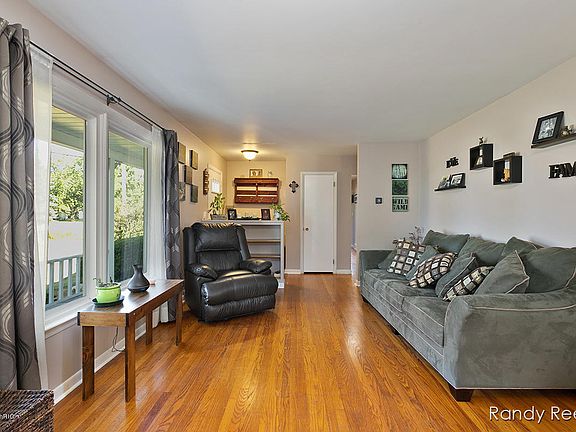 4th image of 13002 8th Ave NW