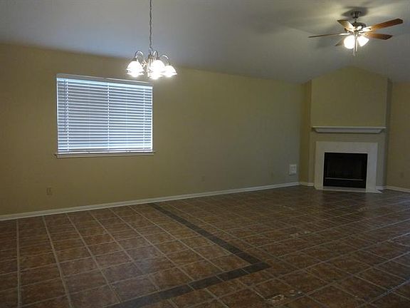 5th image of 11614 Meadowchase Dr