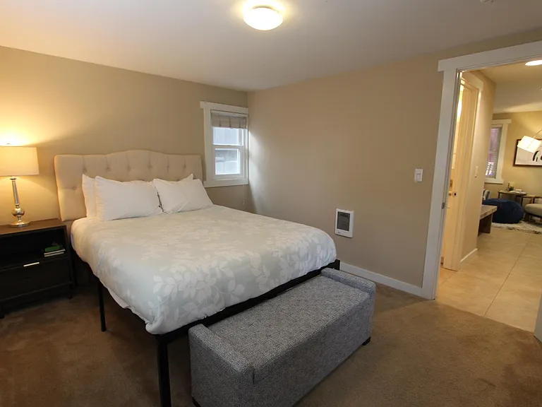806 Bayview Dr — Photo 6