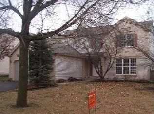 1215 Knollwood Dr, Carol Stream, IL 60188