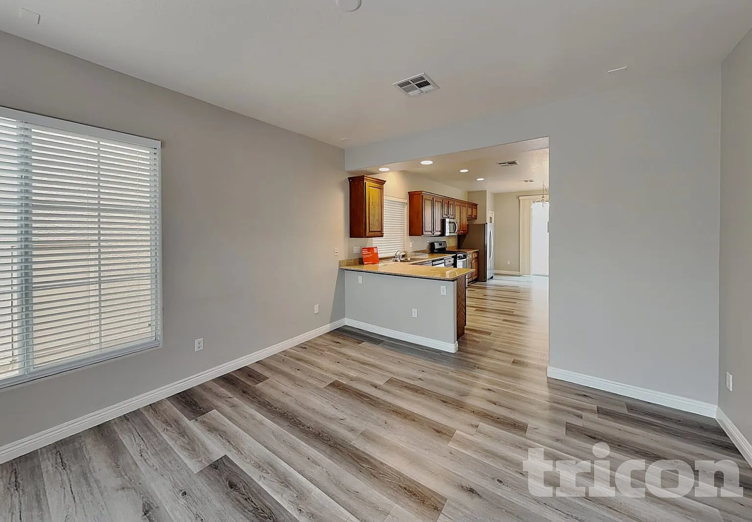 1686 Tristan Flower Avenue Las Vegas NV — Photo 2