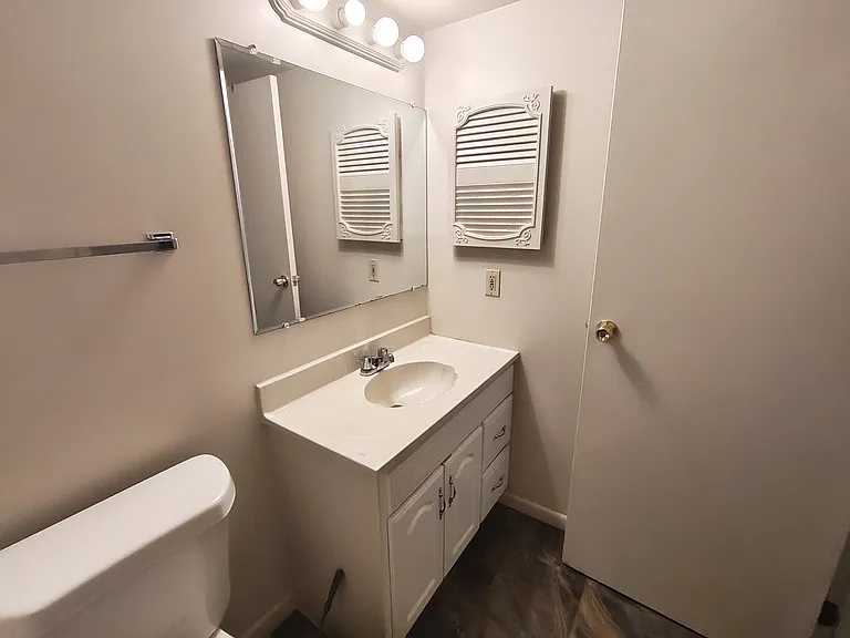814 Centre St #2 — Photo 14