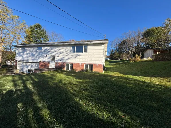 646 Vermont Rd, Saint Marys, PA 15857
