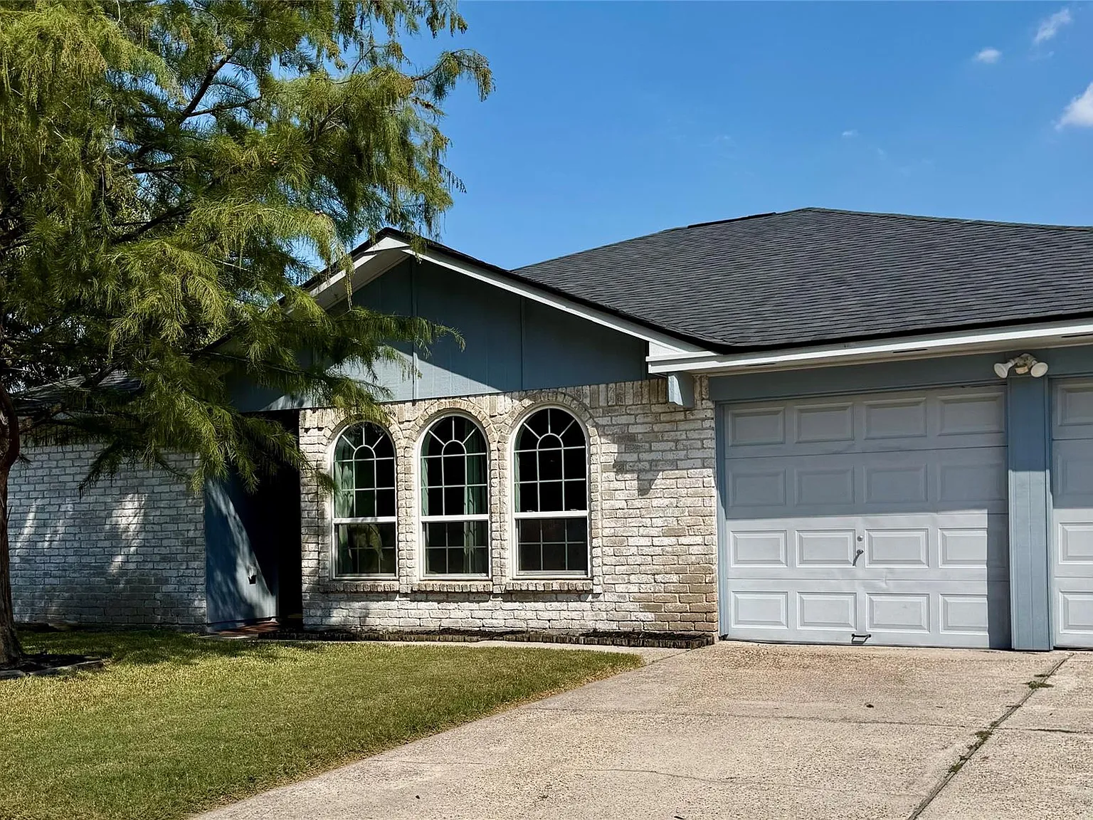 3 bed, 2.0 bath, 1642 sqft, $1,700 — Photo 4