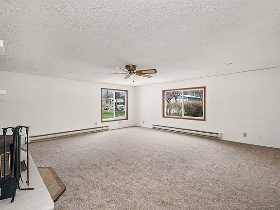5th image of 14322 E Wellesley Ave
