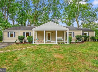 1305 Namassin Rd, Alexandria, VA 22308
