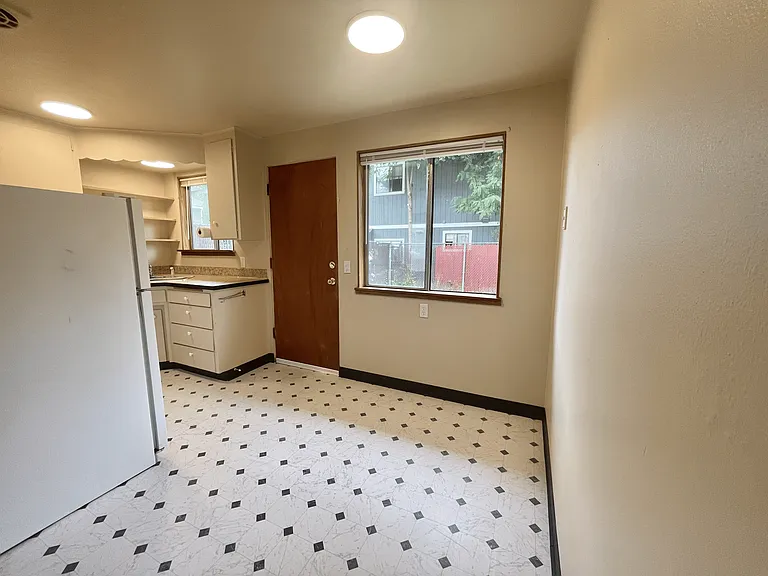 327 S St SE #3 — Photo 5